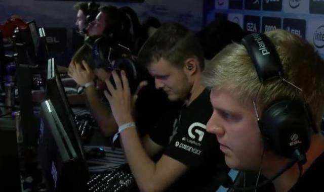 卡什：夏窗我收到好几份报价，但我就想留在维拉，我喜欢这里