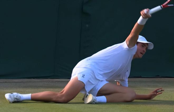 意媒：基耶萨可能冬窗回意甲，国米和米兰都在密切关注